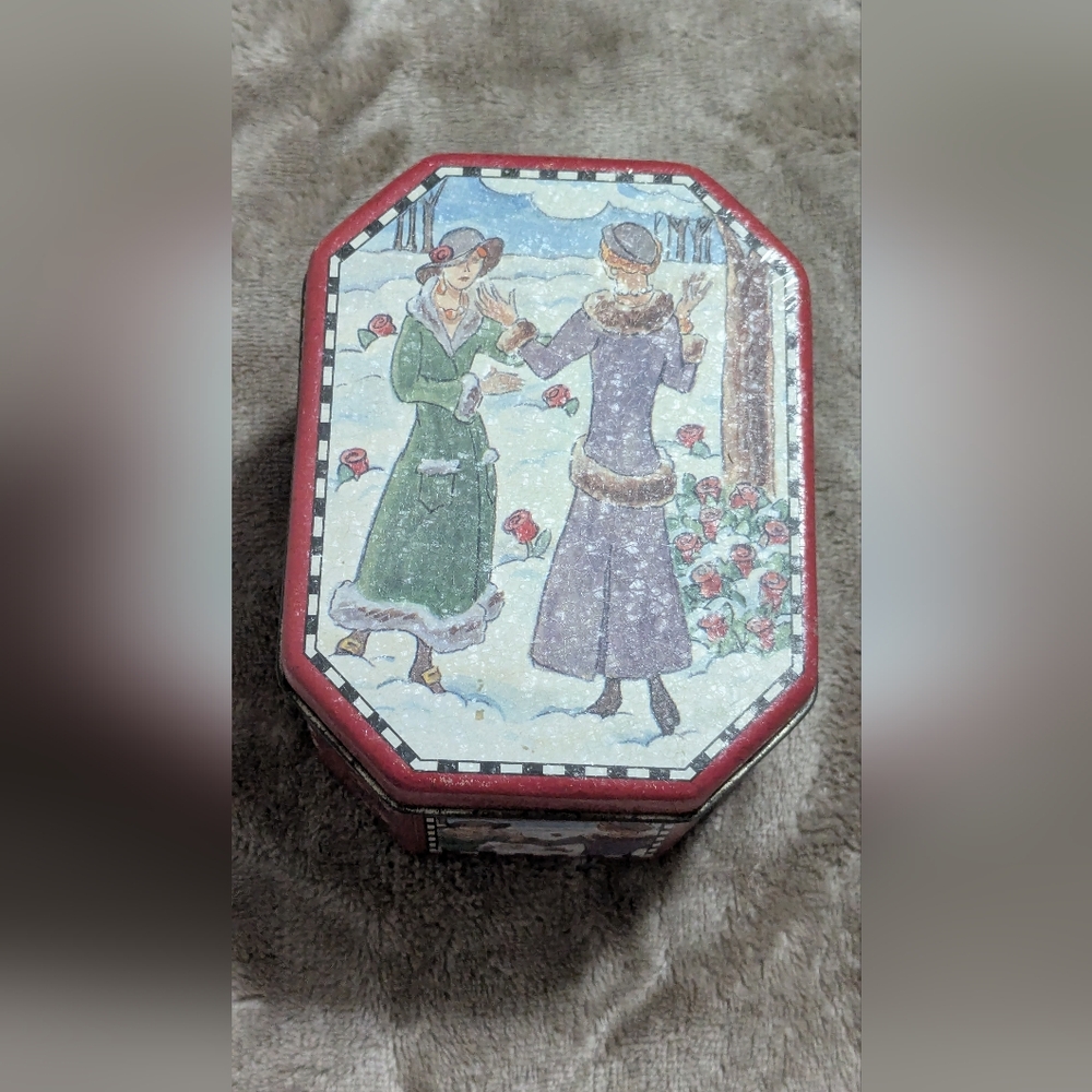 VINTAGE 1928 JEWELRY COLLECTOR'S SERIES OCTAGON DECORATIVE TIN w/ velvet insert